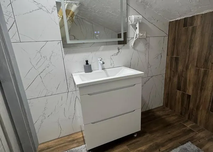 живописні карпати люкс 斯拉夫西克